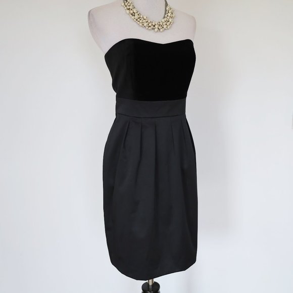 BANANA REPUBLIC Size 4 Black Strapless Cocktail Dress Velvet Satin - Picture 1 of 11